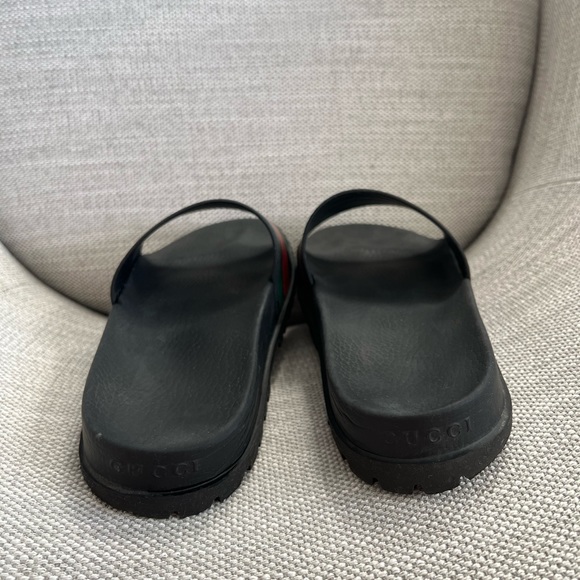 GUCCI MEN’S WEB RUBBER SLIDE SANDAL - Picture 5 of 6